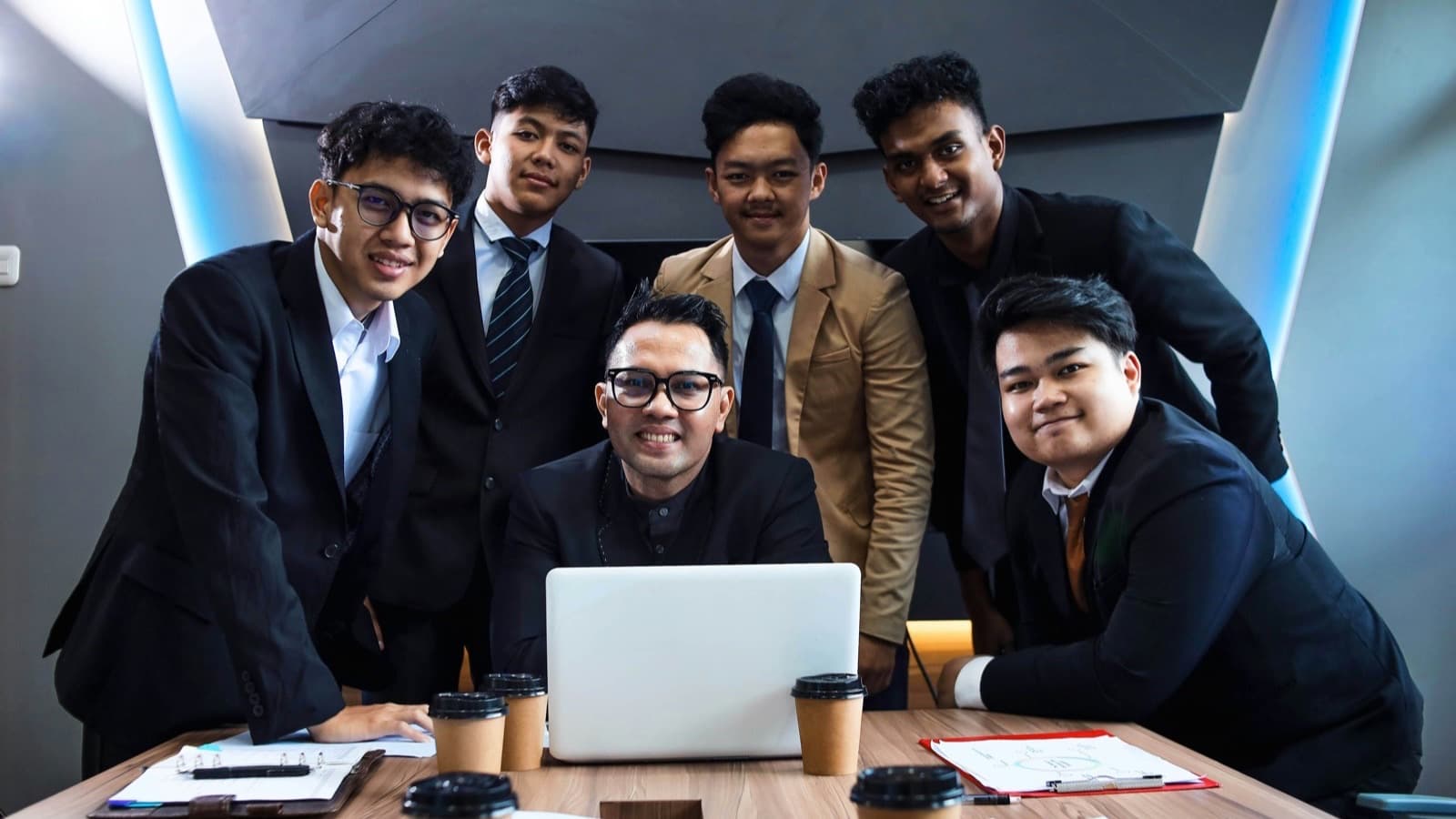The Yeepix team in a planning meeting